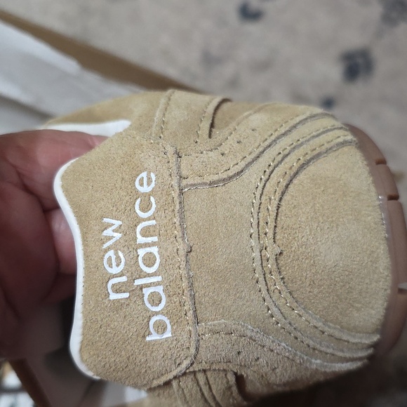 New Balence Miu Miu - Picture 2 of 5